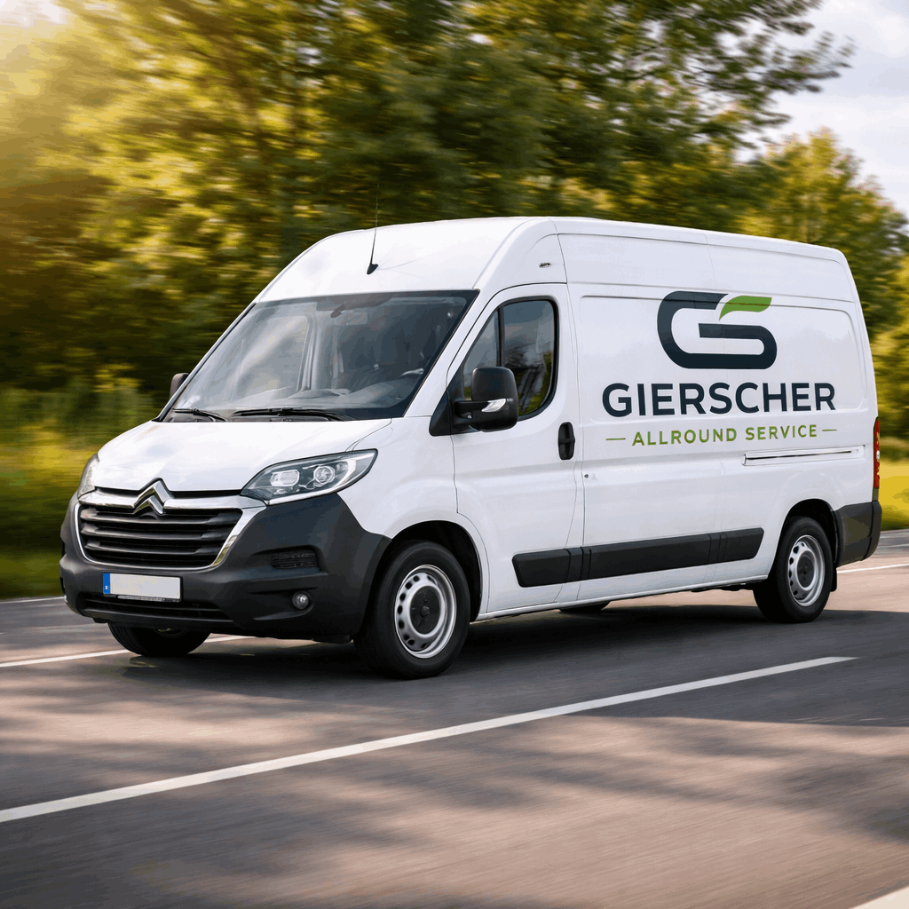 Mit Gierscher Logo beschrifteter Transporter